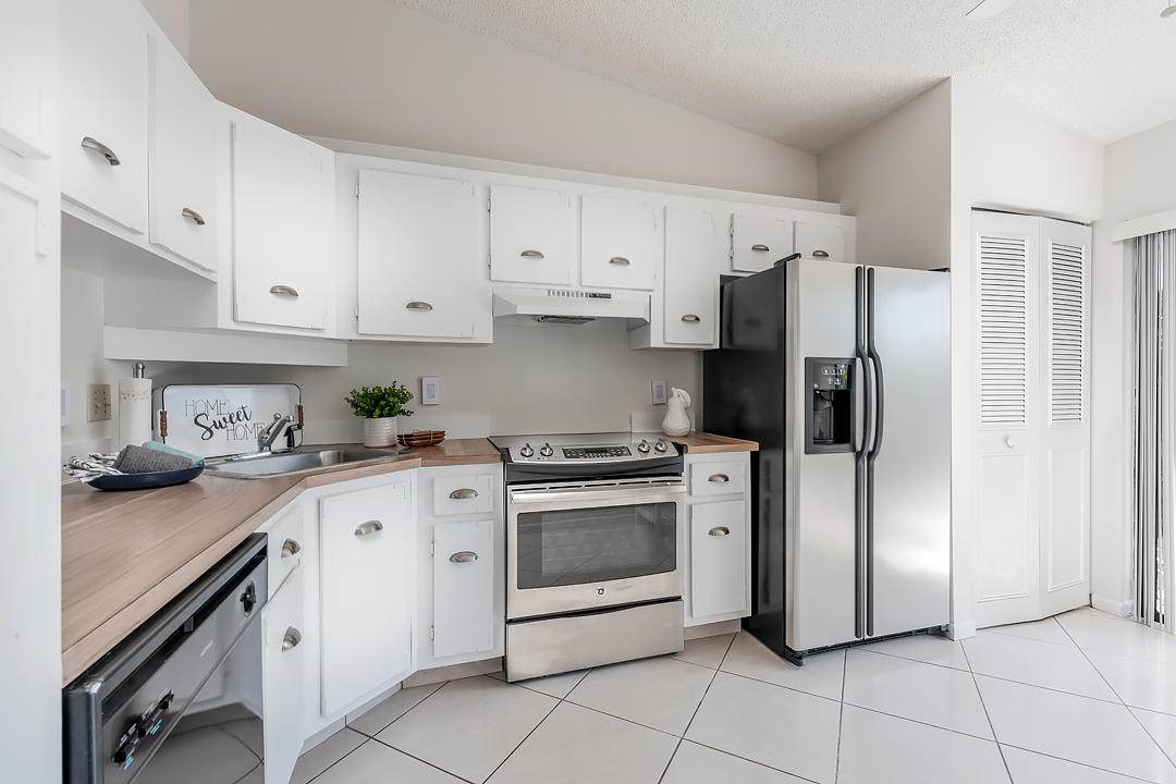 543 Shady Pine Way - Photo 1
