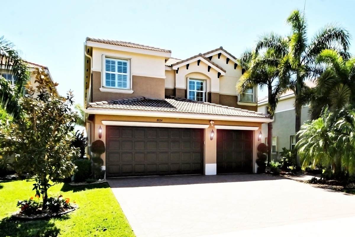 8024 Emerald Winds Circle - Photo 1