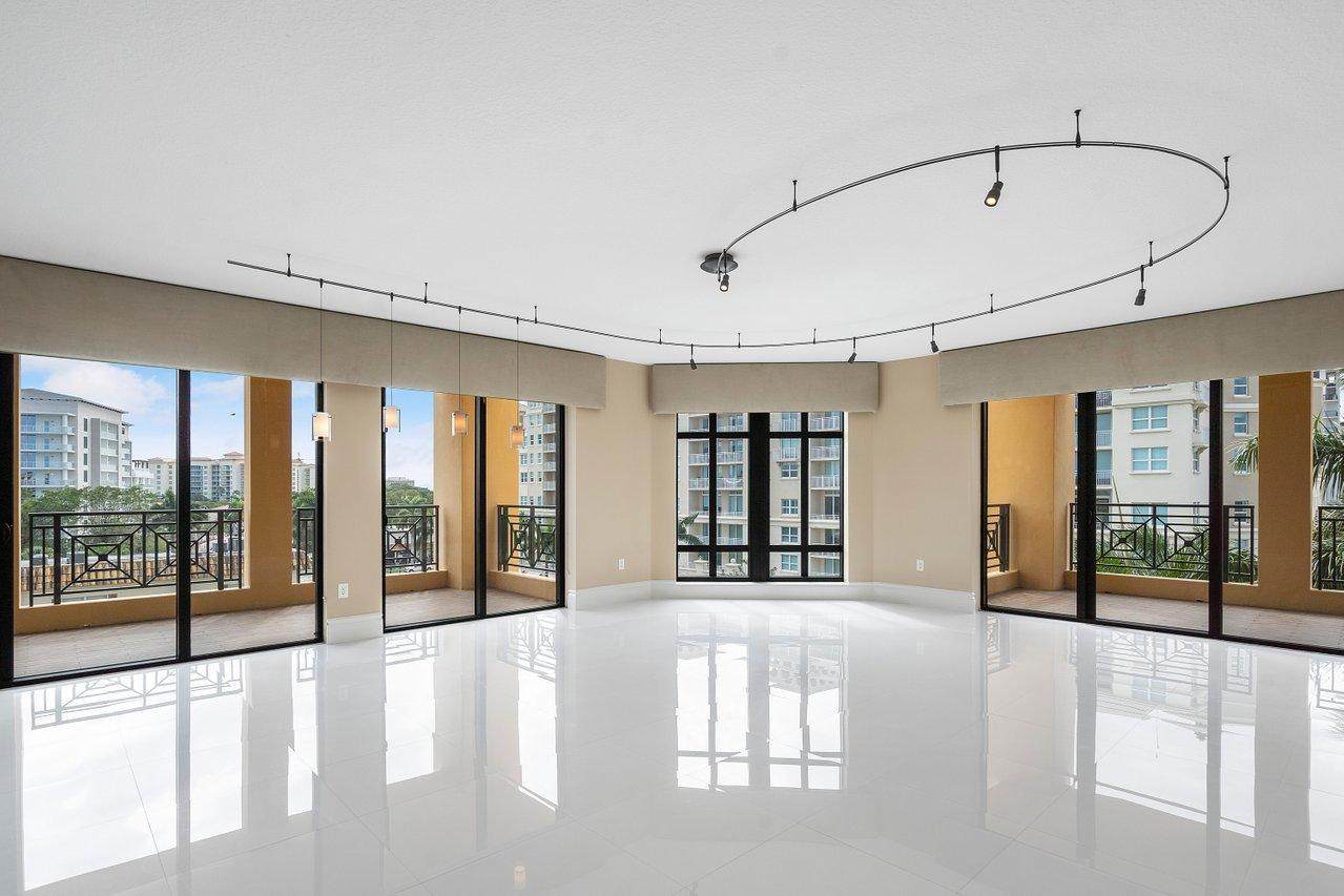 200 Palmetto Park Road - Photo 1