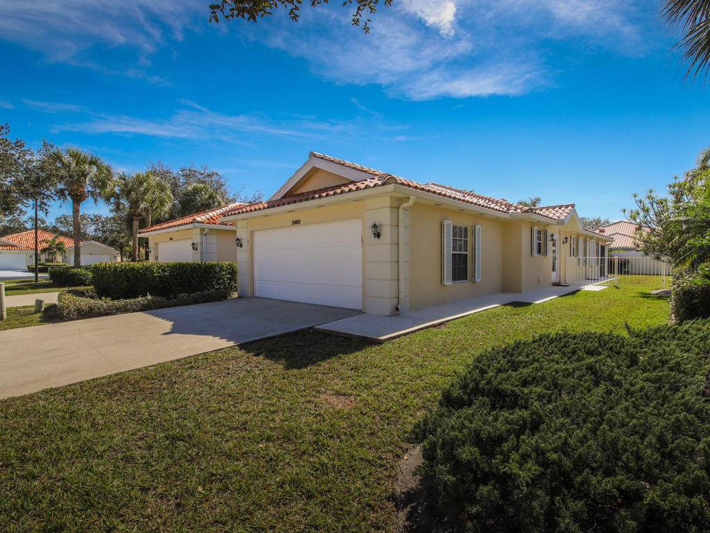 2462 Parkside Drive - Photo 1