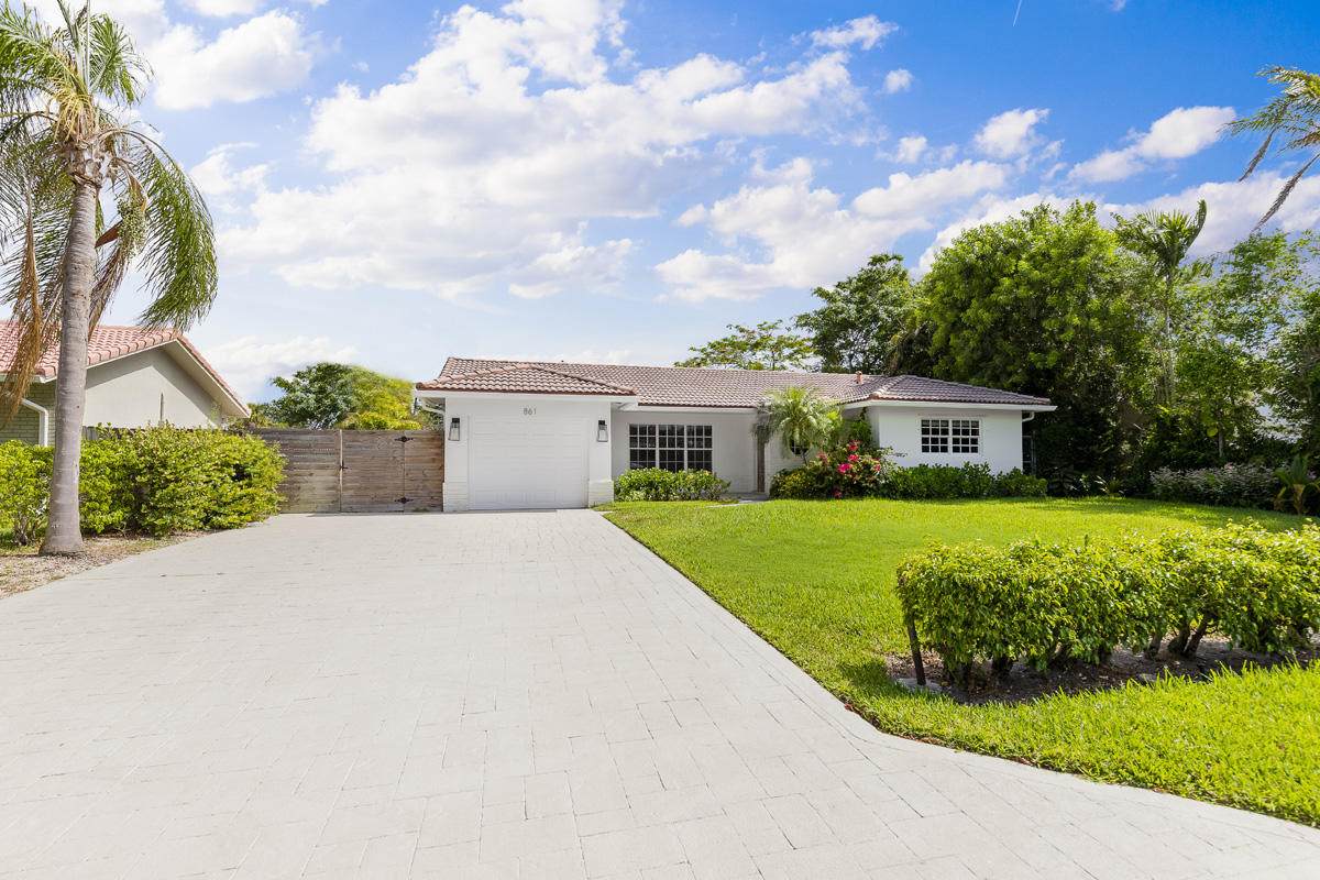861 7th Street - Photo 1