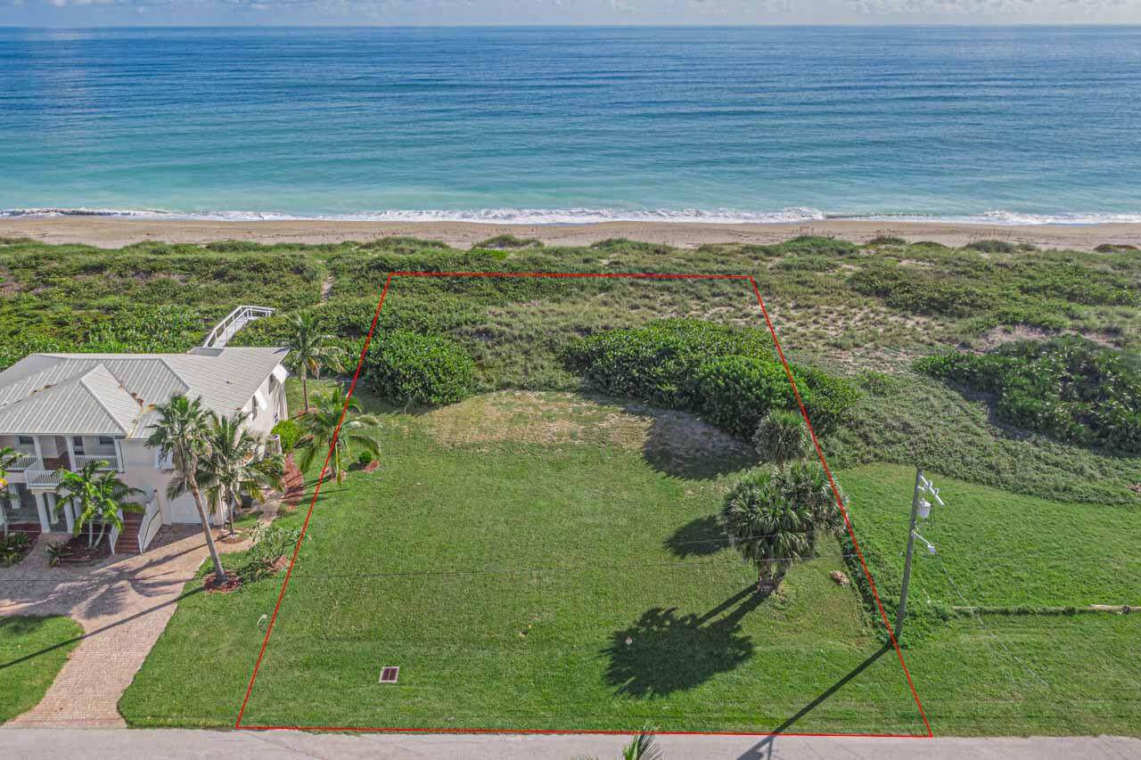 1912 Surfside Drive - Photo 1