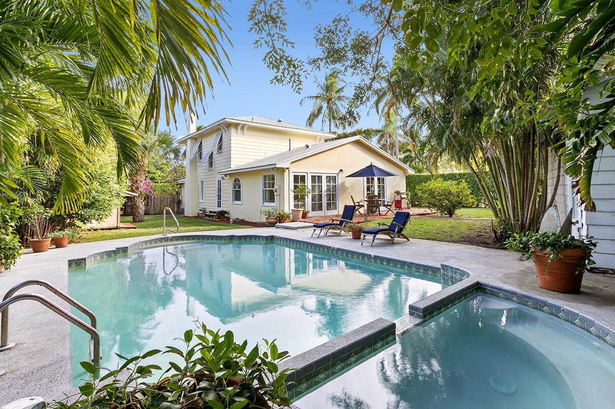 319 Buckingham Road - Photo 1