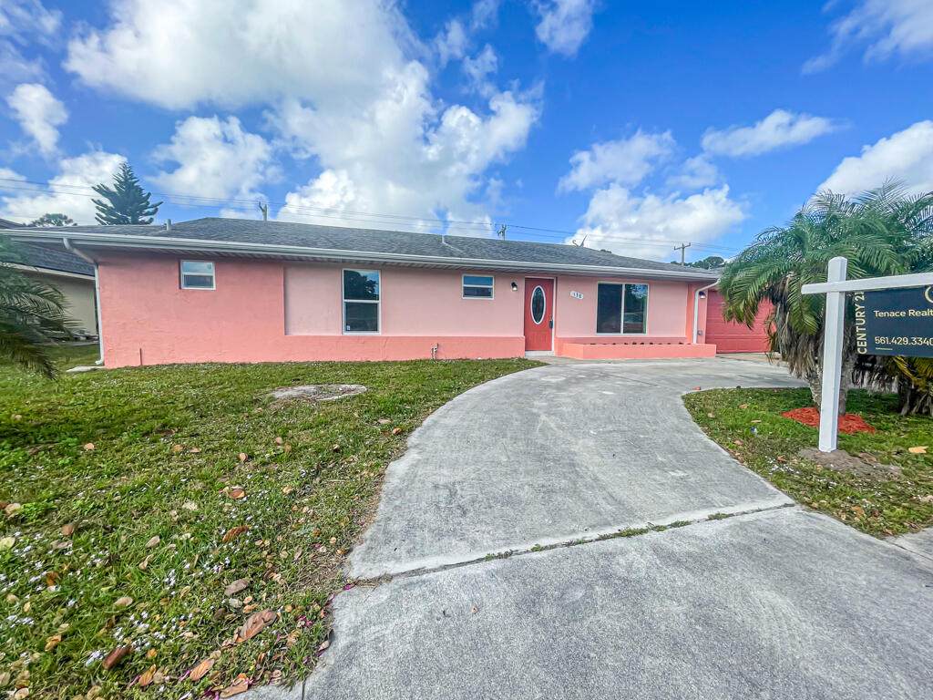 138 Airoso Boulevard - Photo 1