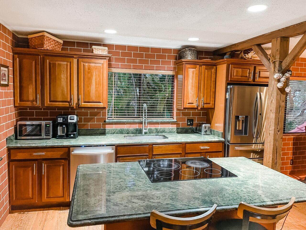 25 Lexington Lane - Photo 1