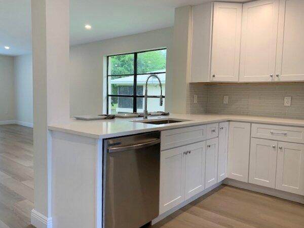 52 Stratford Lane - Photo 1