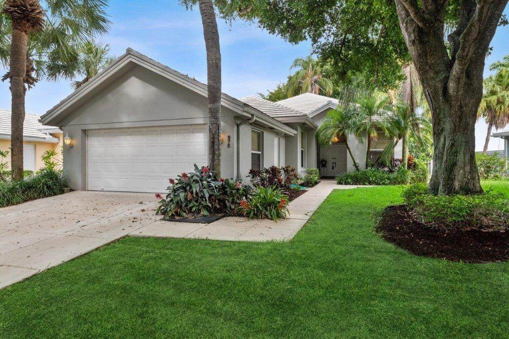 975 Bear Island Circle - Photo 1