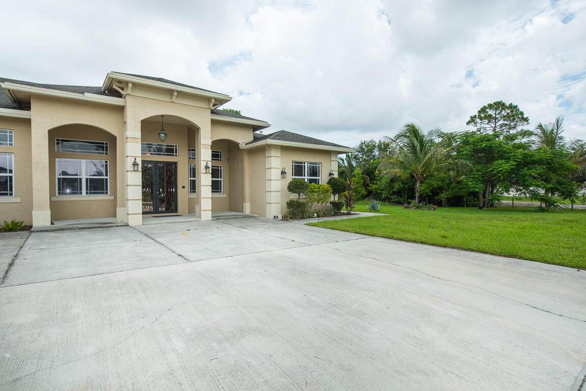 13715 88 Pl N Place - Photo 1