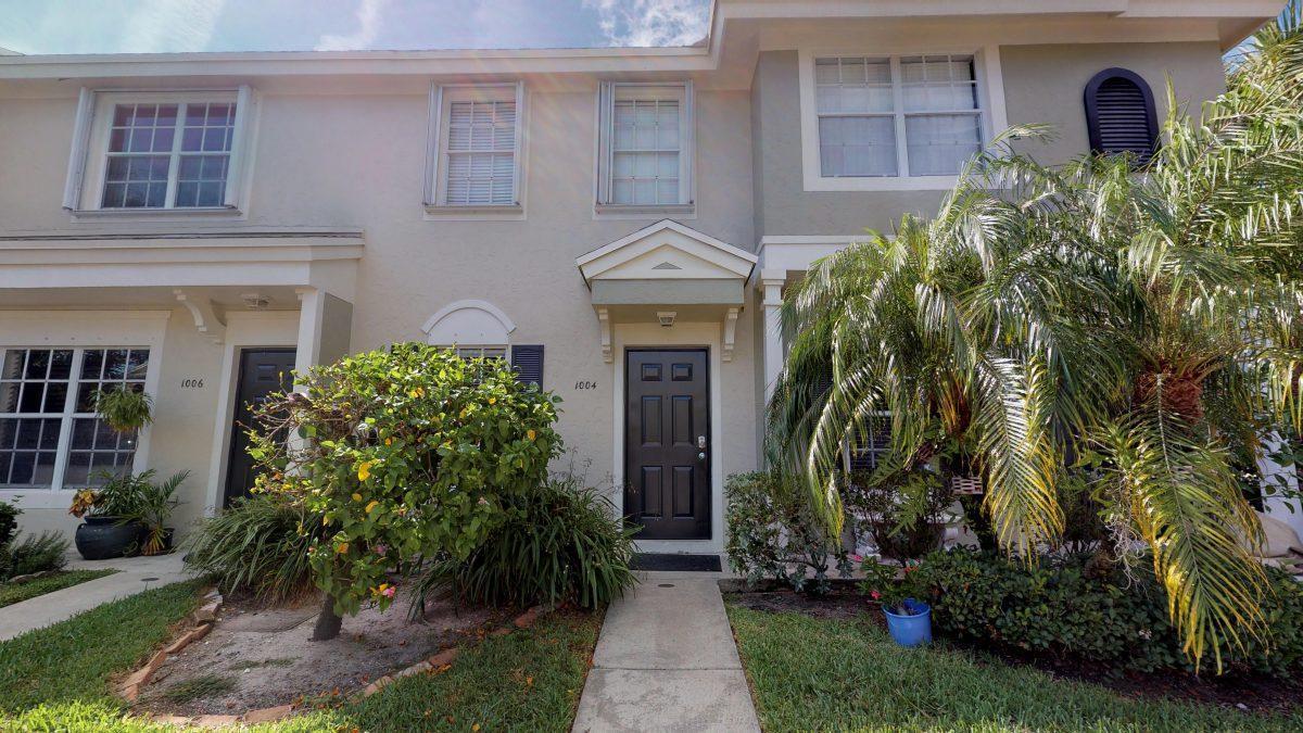 1004 Kokomo Key Lane - Photo 1