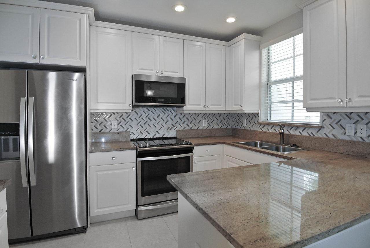 11794 Valencia Gardens Avenue - Photo 1