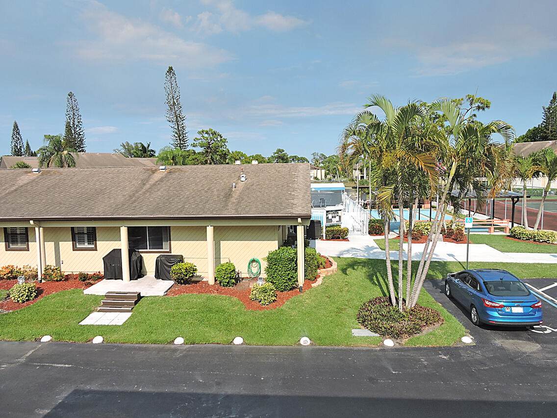 333 Pine Ridge Circle - Photo 1