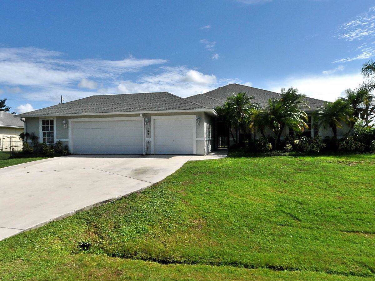 792 Estate Avenue - Photo 1