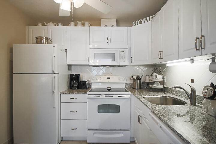 218 Waterford J - Photo 1