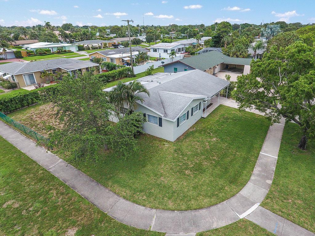 400 Lighthouse Drive - Photo 1