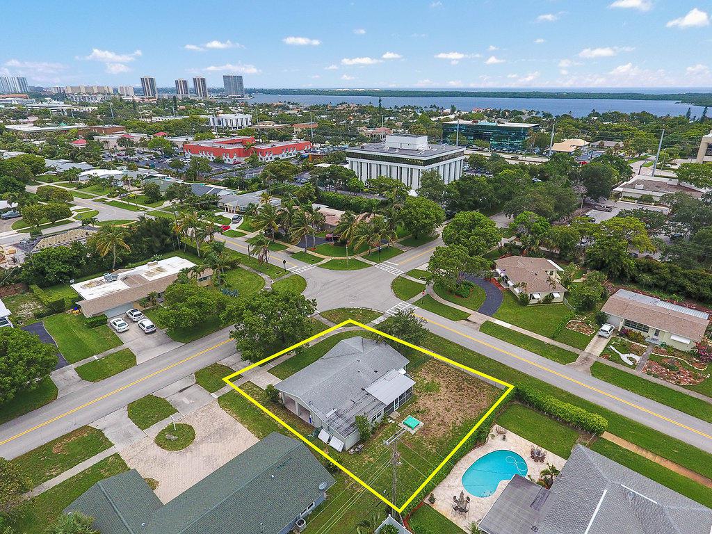400 Lighthouse Drive - Photo 1