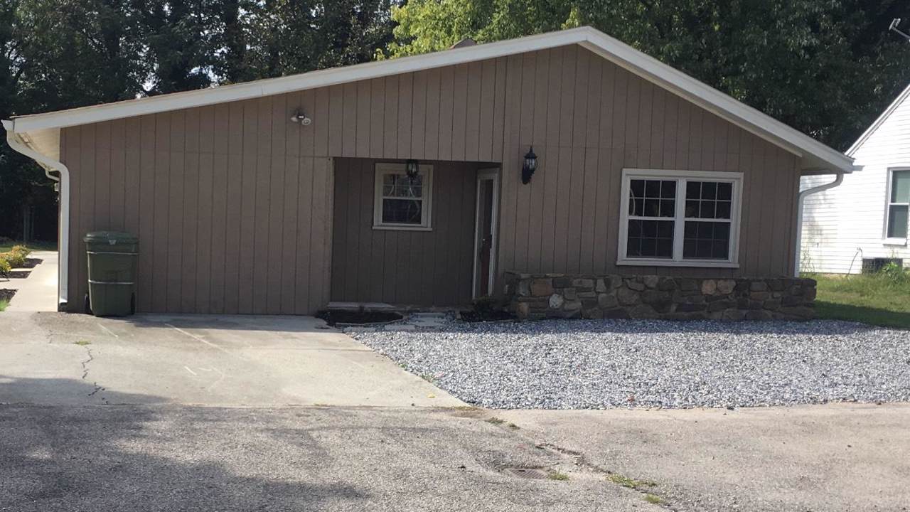41 Lakehurst Ave - Photo 1