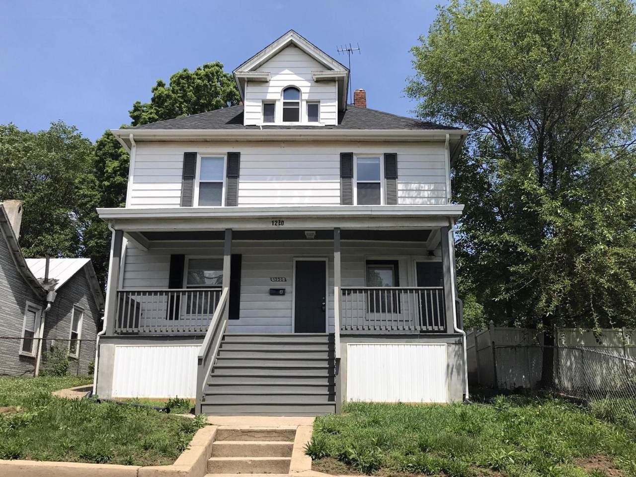 1220 Dale Ave - Photo 1