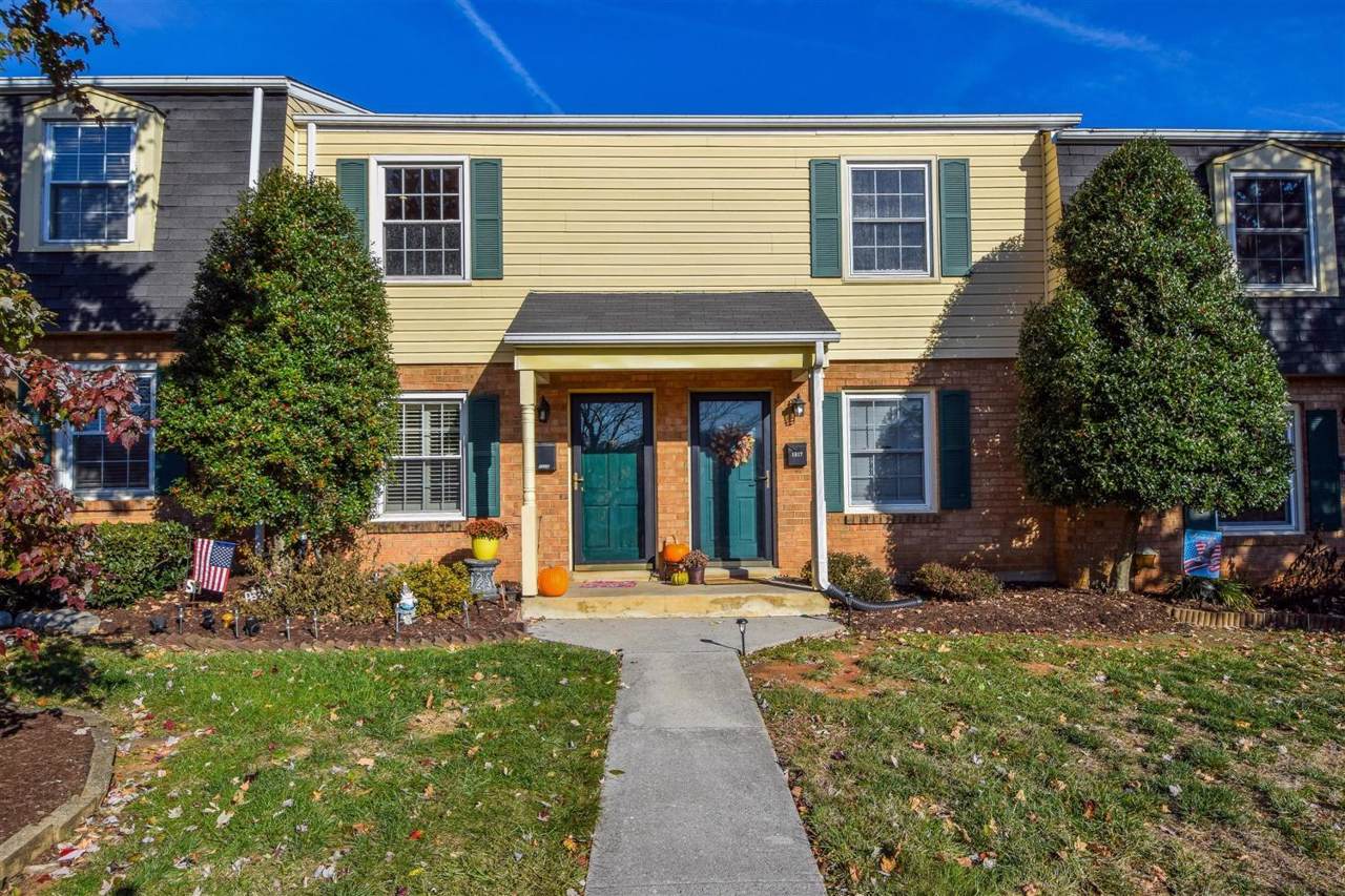 1819 Bluemont Ave - Photo 1