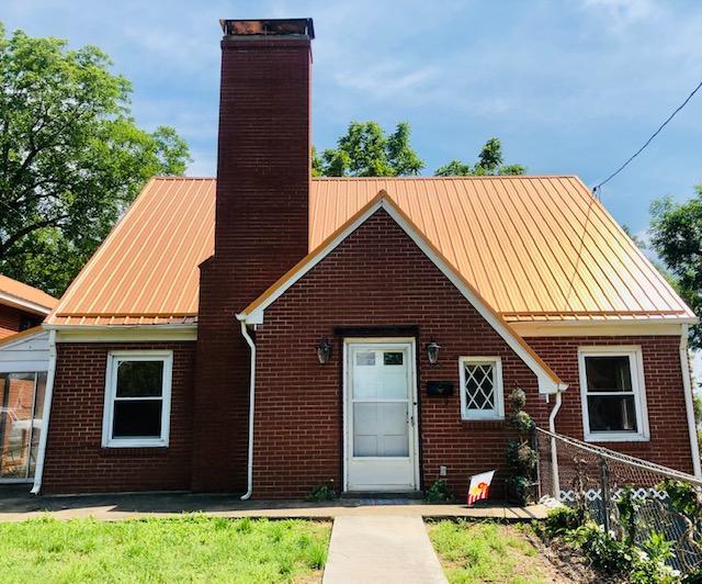212 Spring St - Photo 1