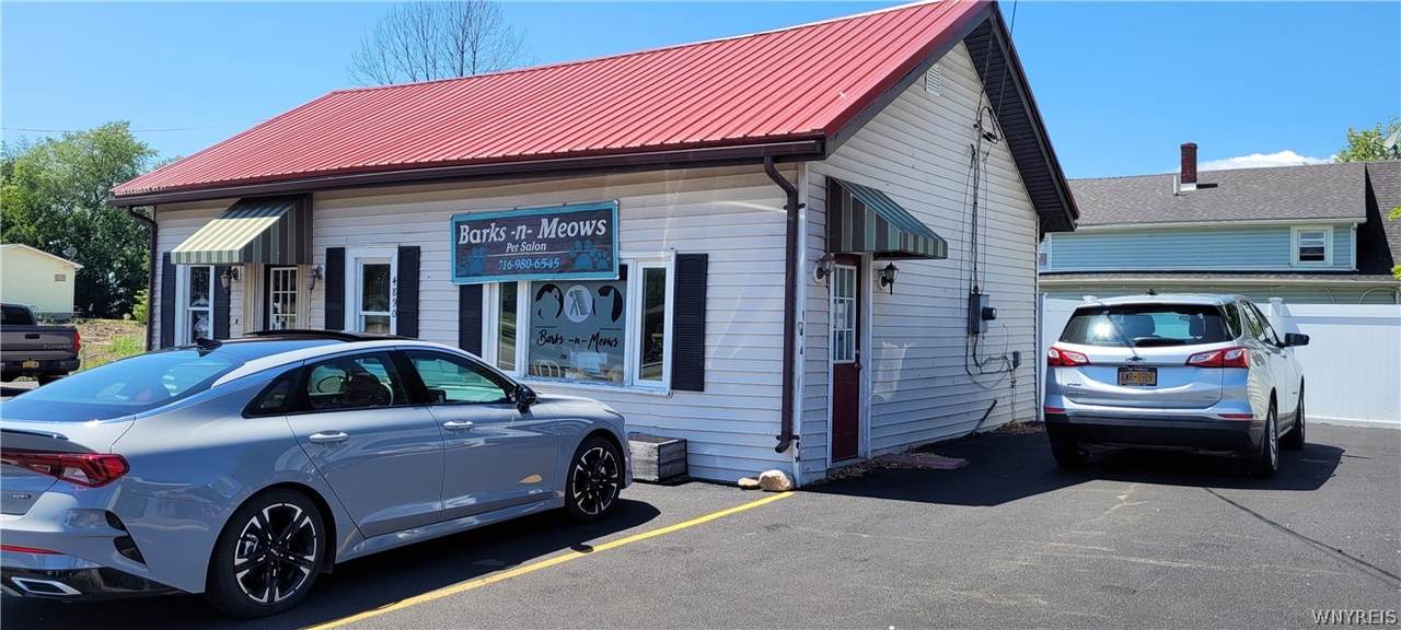 4890 Lake Shore Road - Photo 1