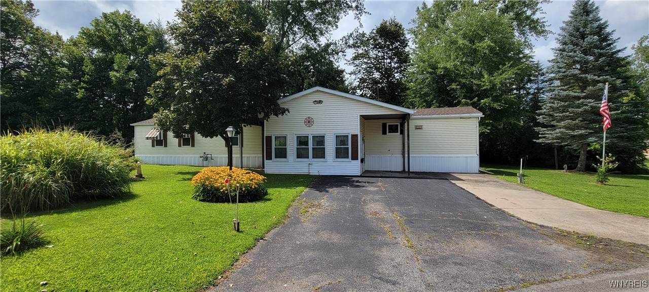 9 Edgewood Drive - Photo 1