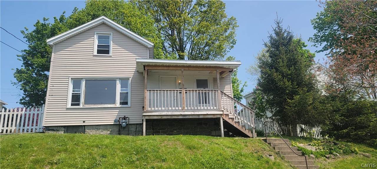 229 Syracuse Avenue - Photo 1