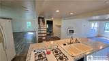 23 Leslie Street - Photo 6