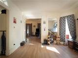 682 Bronson Street - Photo 4