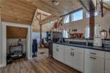9910 Maple Avenue - Photo 14