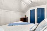 27 Hannahs - Photo 22