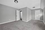 289 Babcock Street - Photo 16