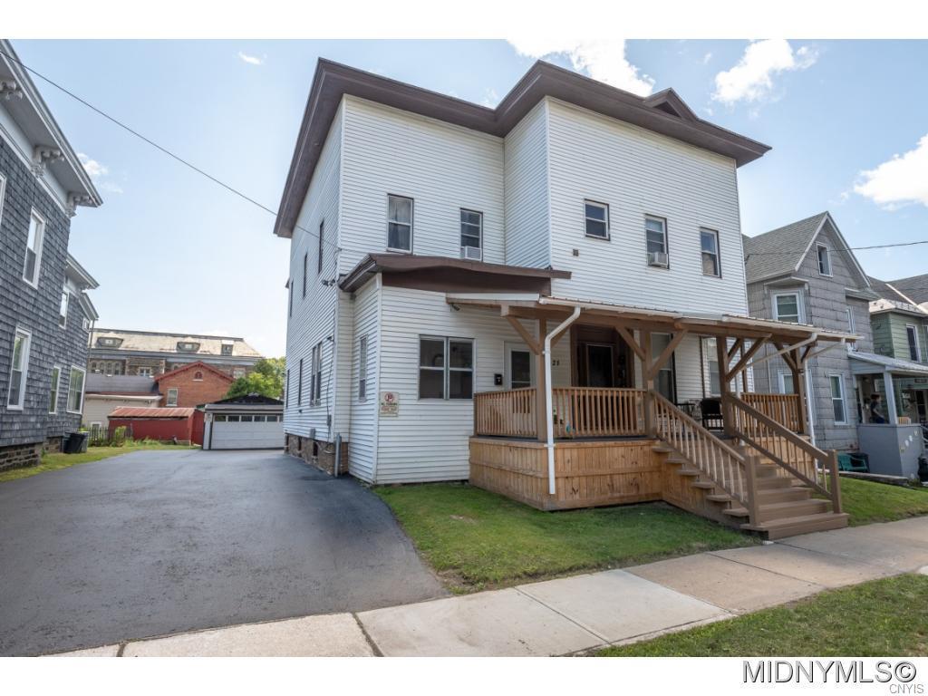 621 Albany Street - Photo 1