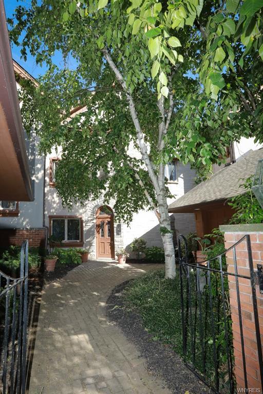 190 Castlebrooke Lane - Photo 1