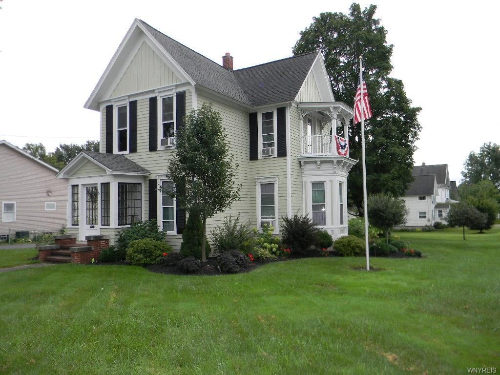 90 Main Street - Photo 1