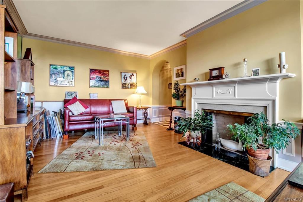 33 Gates Circle - Photo 1