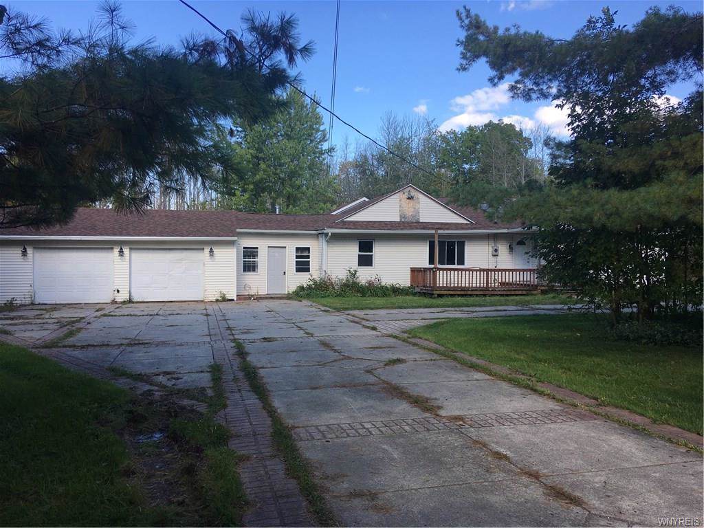 1586 Gowans Road - Photo 1