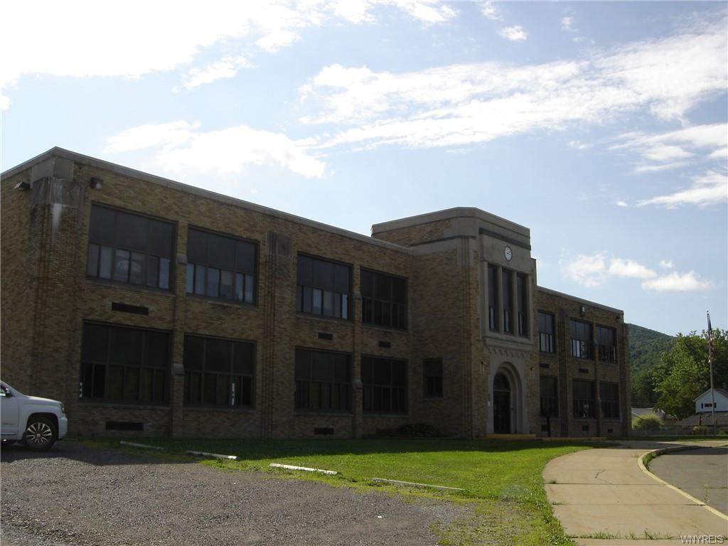 640 Main - Photo 1