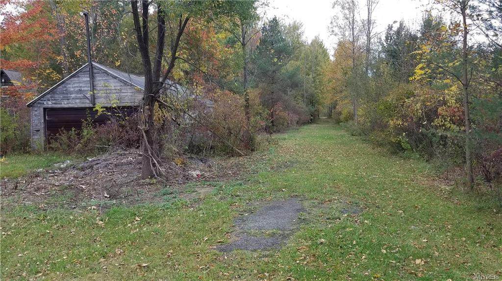 6731 Tonawanda Creek Road - Photo 1