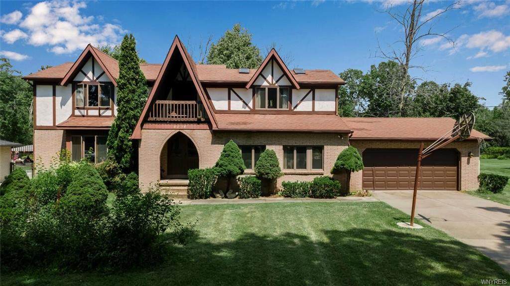 1561 W River Road - Photo 1