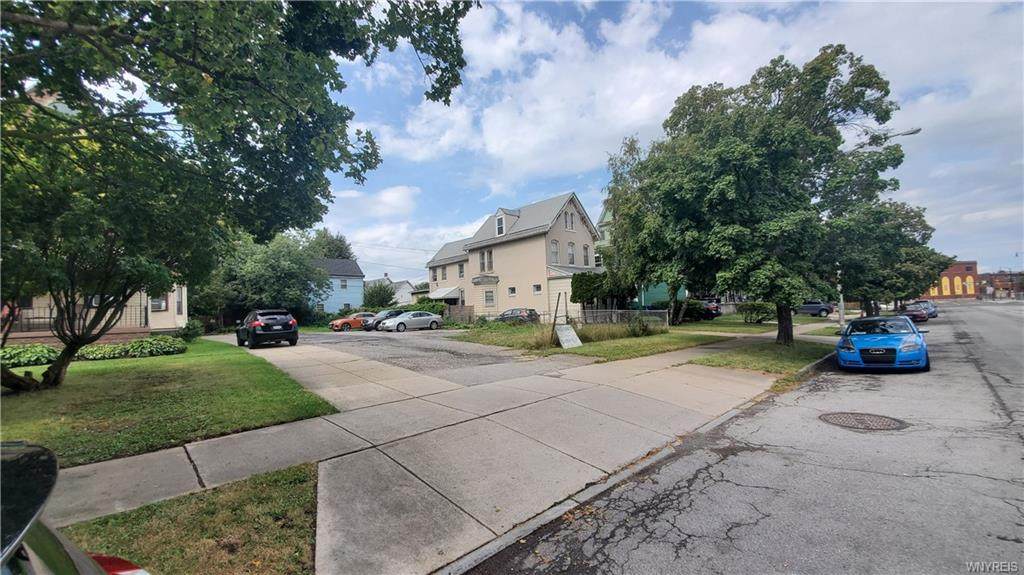 922 Niagara Street - Photo 1