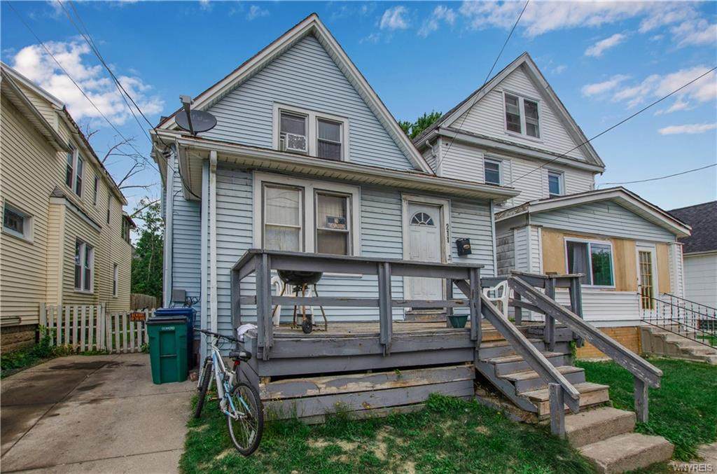 211 Chadduck Avenue - Photo 1