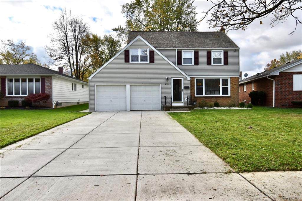 211 Bentham Parkway - Photo 1