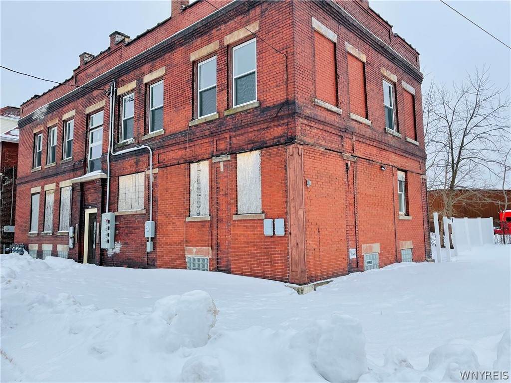 309 Mystic St - Photo 1