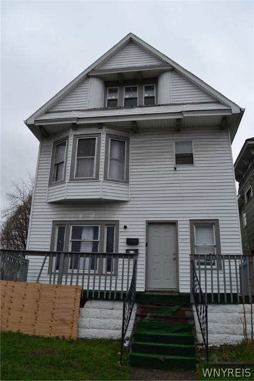 1927 Seneca Street - Photo 1