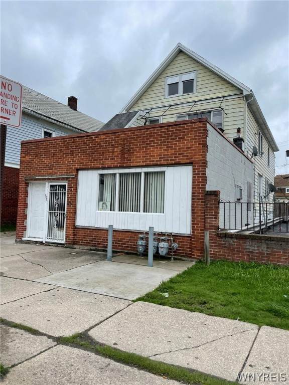 1015 Kensington Avenue - Photo 1