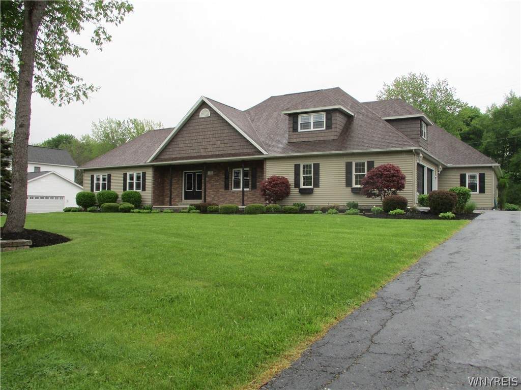 43 Edgewood Drive - Photo 1