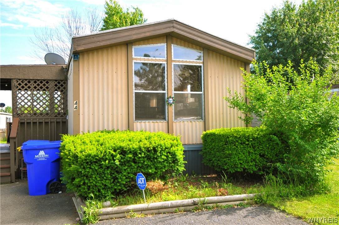 44 Del Court W - Photo 1