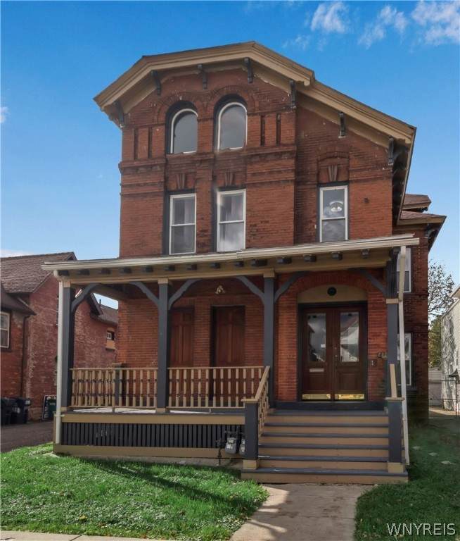 496 Niagara Street - Photo 1