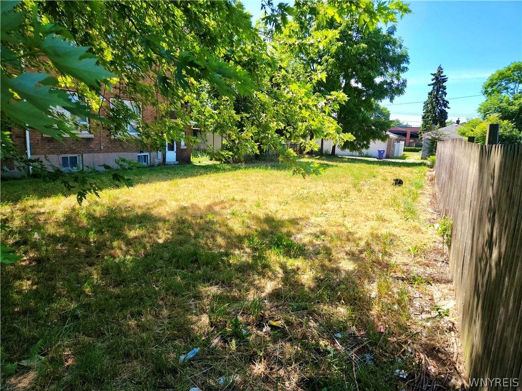 1119 La Salle Avenue - Photo 1