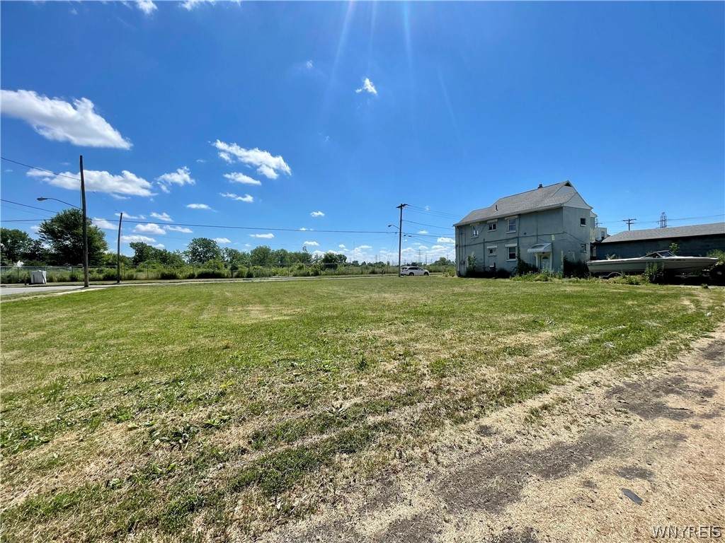 218 27th Street - Photo 1